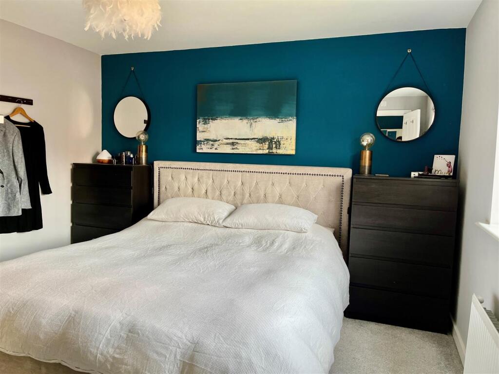 Bedroom 1 II.jpg