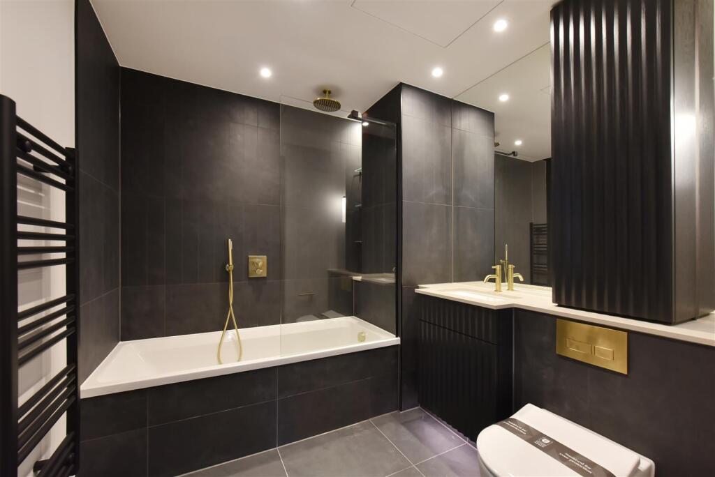 Apartment 410, One Linear Place (11).JPG