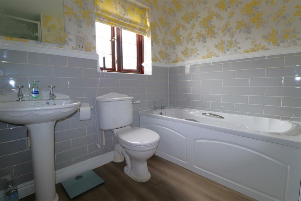 En-Suite 1JPG