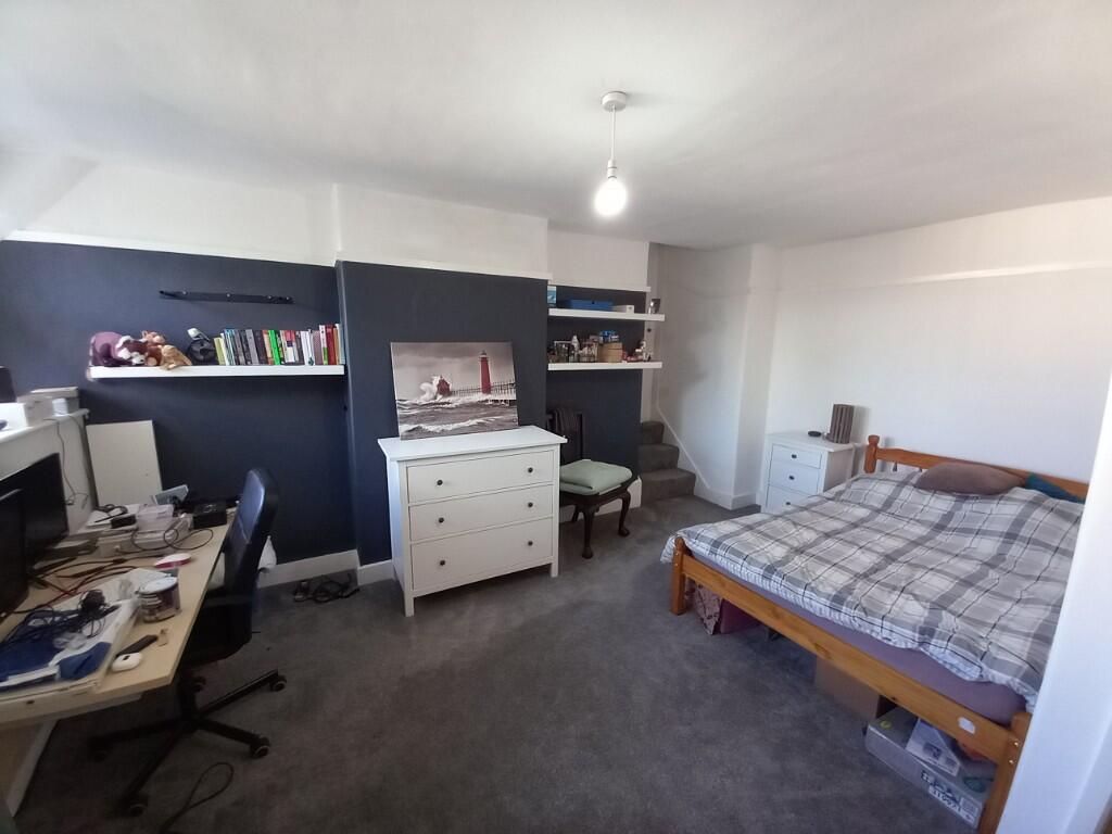 BEDROOM 3