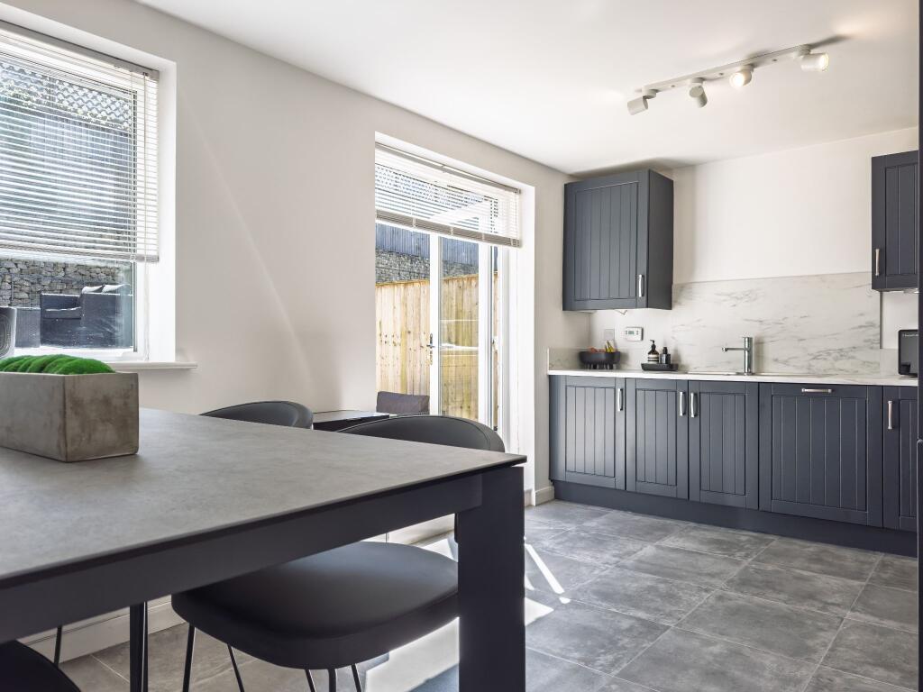 Dining kitchen