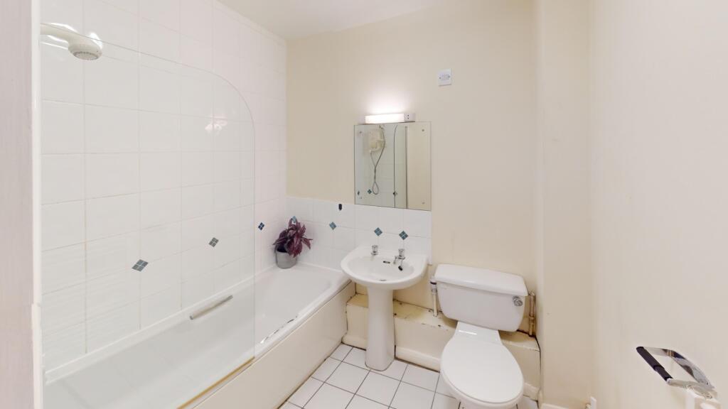 36-RVC-Bathroom