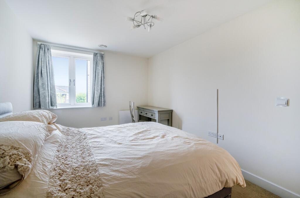 1317952-12-68762d...