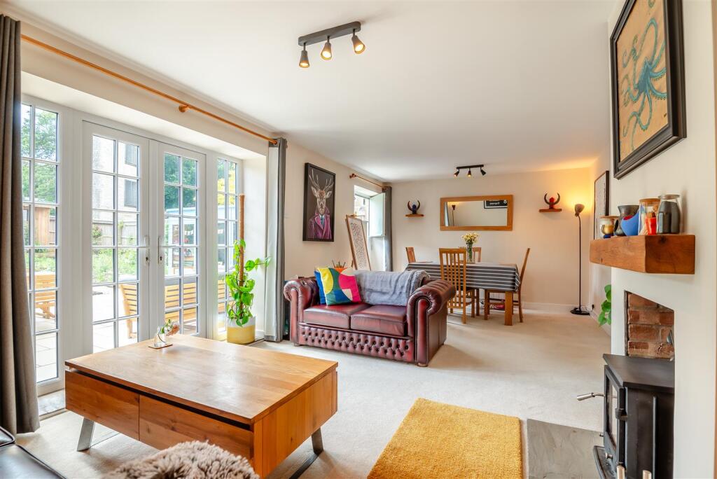 Sitting Room / Dining Room 1.jpg