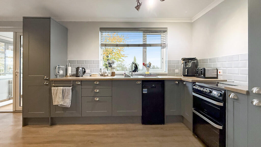 Kitchen/dining ro...