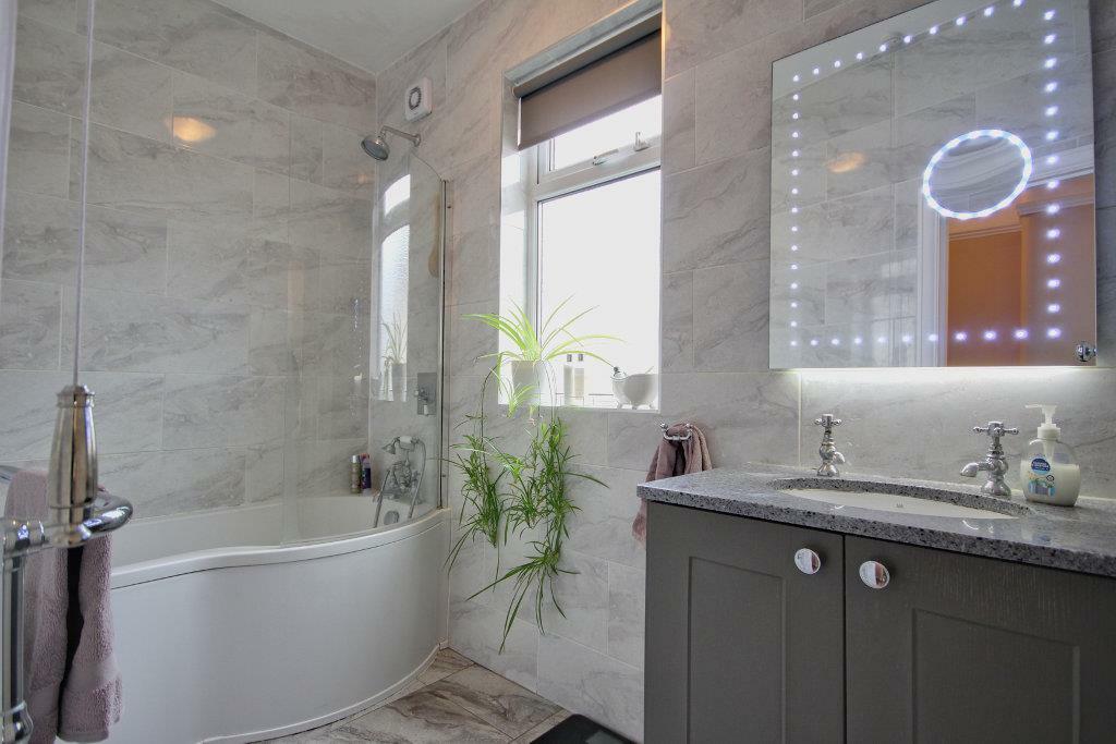 Modern Bathroom