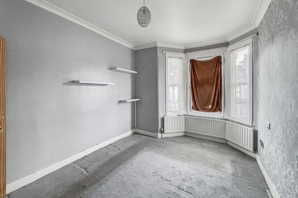 49 Francis Avenue, Ilford, Redbridge IG1 1TS