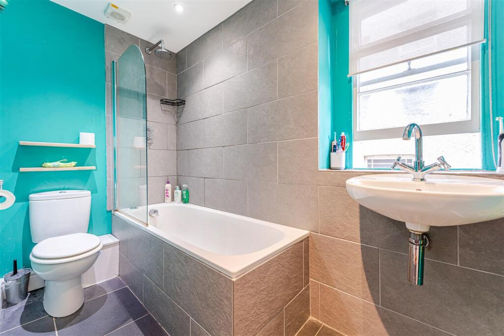 15 Elemgrove Road13.JPG