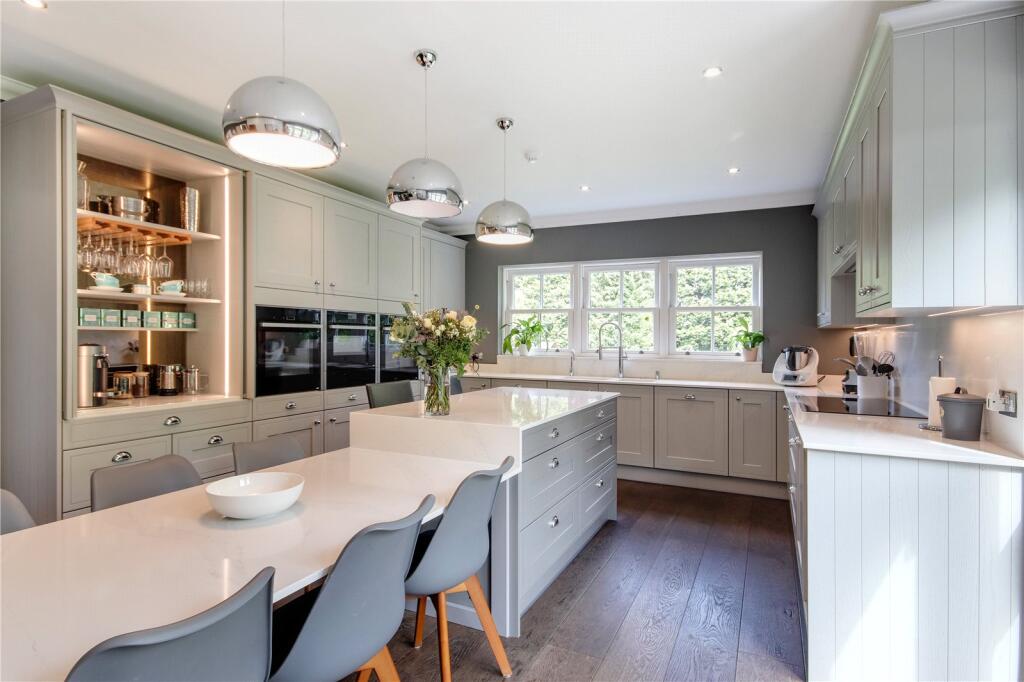 Kitchen/Breakfast Rm