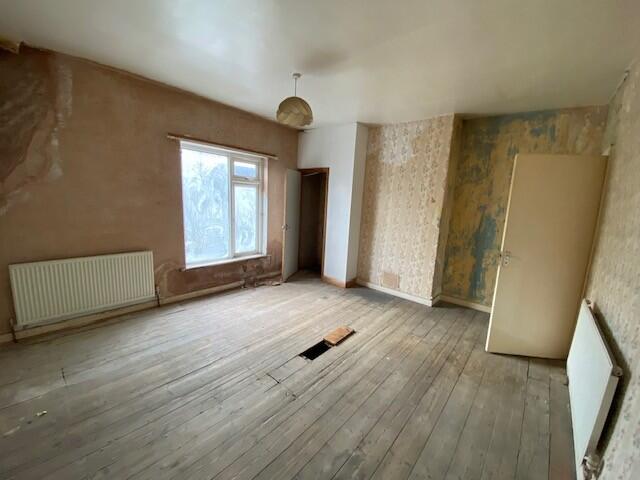 BEDROOM ONE T202502201629.jpg