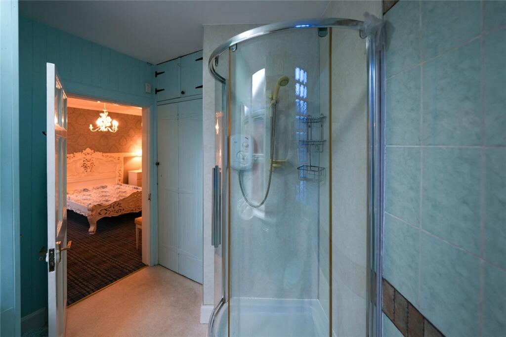 Bedroom 1 Ensuite