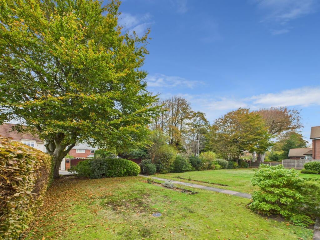 CAM02386G0-PR0148-STILL011