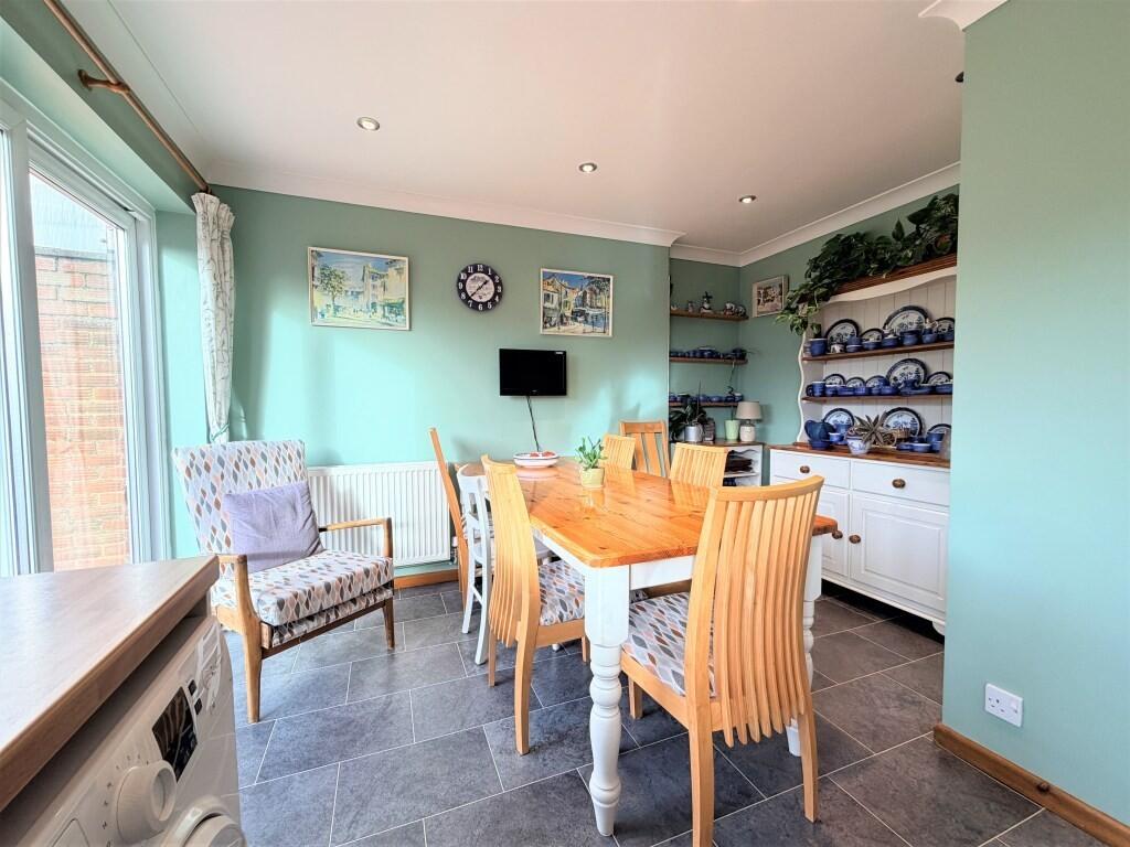 KITCHEN AND DININ...