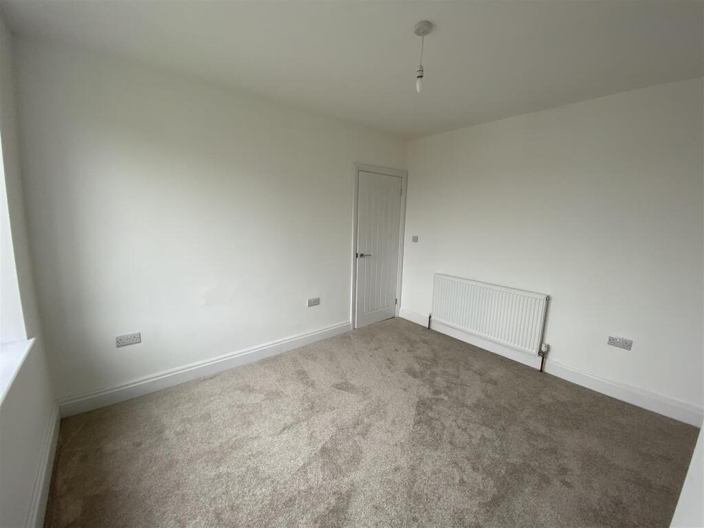 Bedroom no.1 front double: