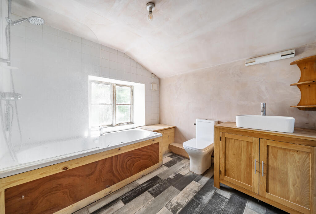 1331799-8-68922d6...