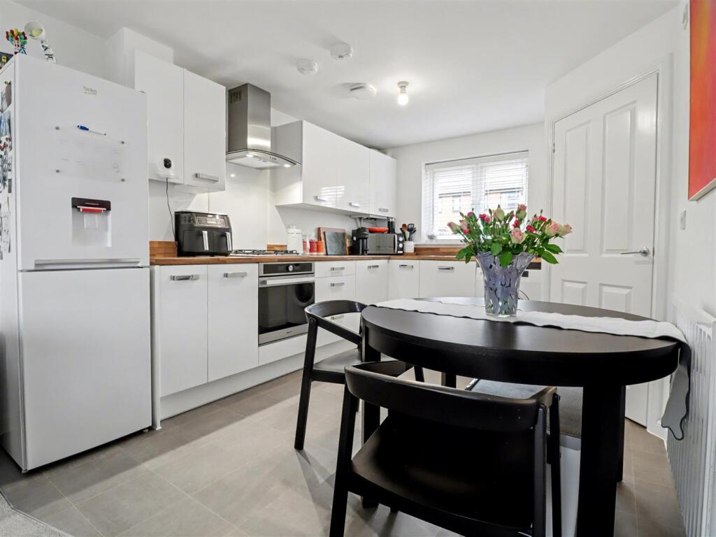 kitchen/dining
