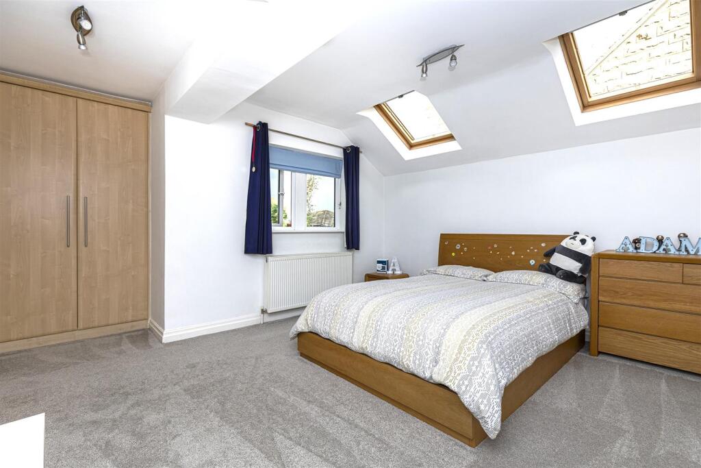 Bramleys Estate Agents - Crow Lees Gardens (27).jp