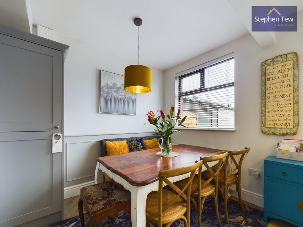 Kitchen/ Dining Room