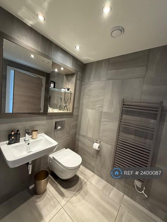 Master Bedroom En-Suite