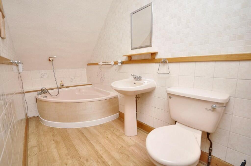 En Suite Bathroom