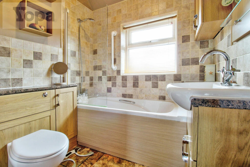 Cf2aa5c5-Bathroom
