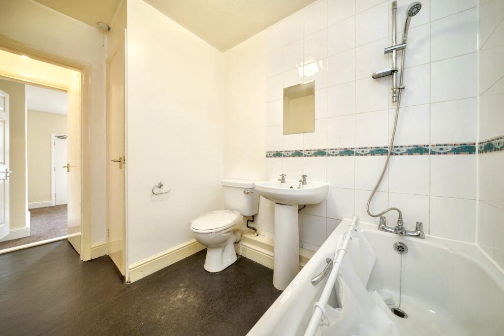 9B Farningham Road, Caterham, CR3 6LL