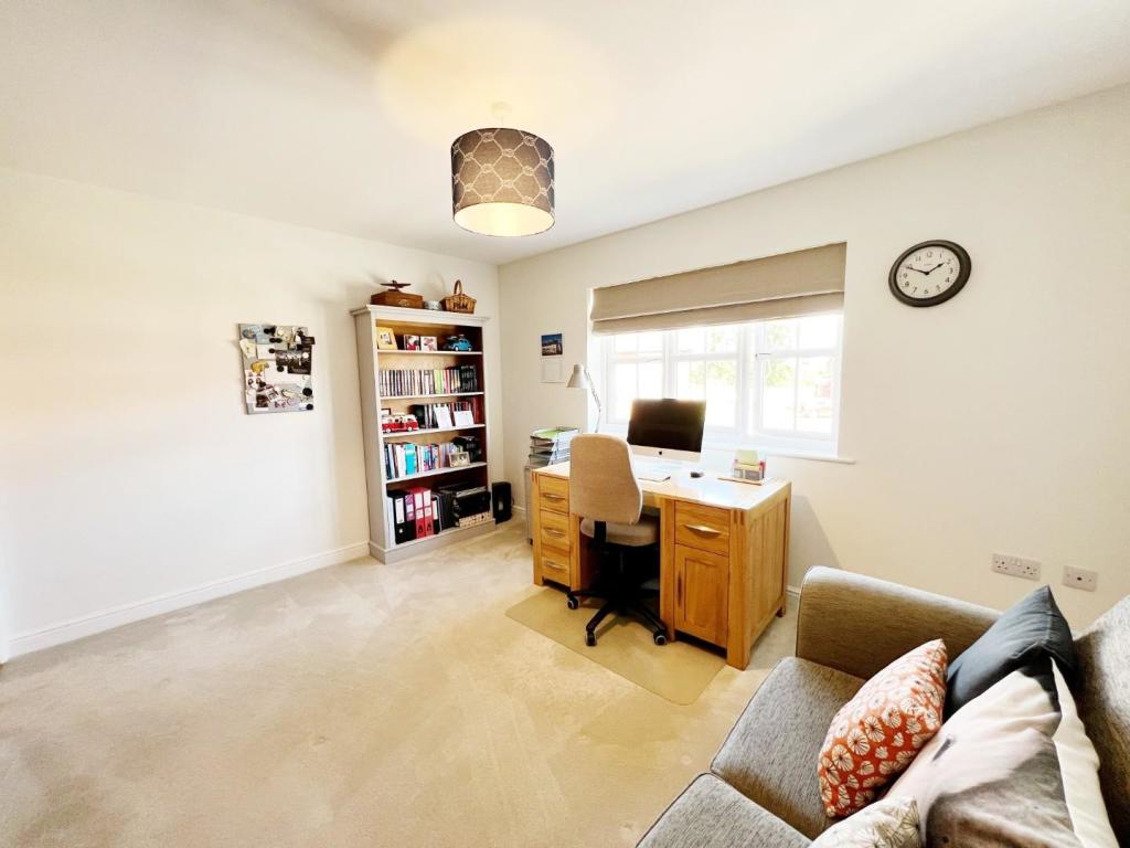 Bedroom 2 pic 2.jpg
