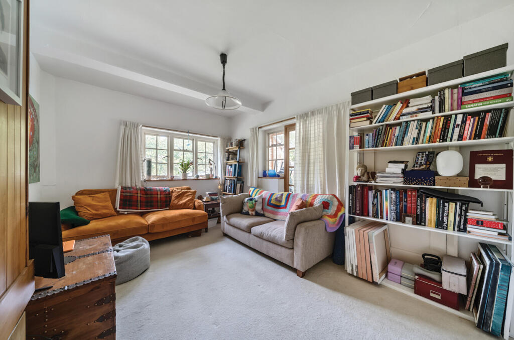 1298008-33-682e31...