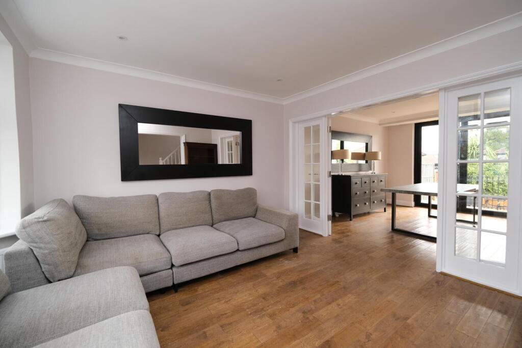 Charter Way, London, Southgate