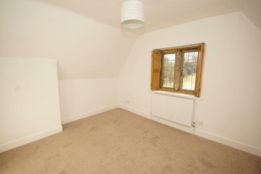 Walnut Cottage - Bedroom 1.jpg