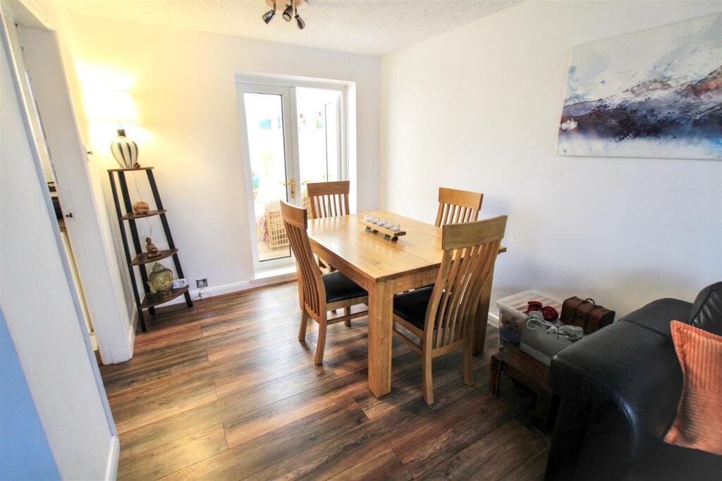 Dining Area.jpg