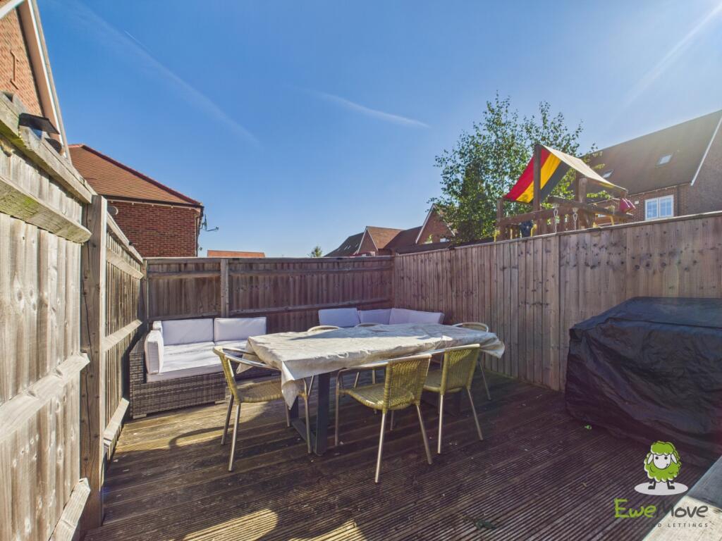 EweMove Estate Agents Basingstoke - Flagstone Cres