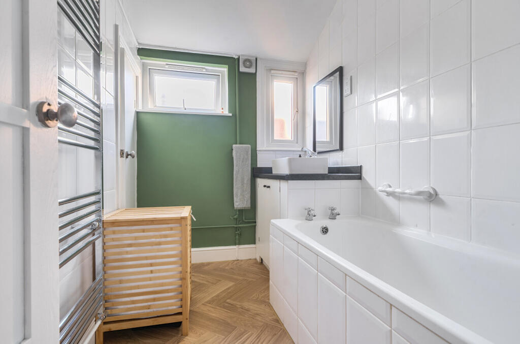 1381286-15-691b29...