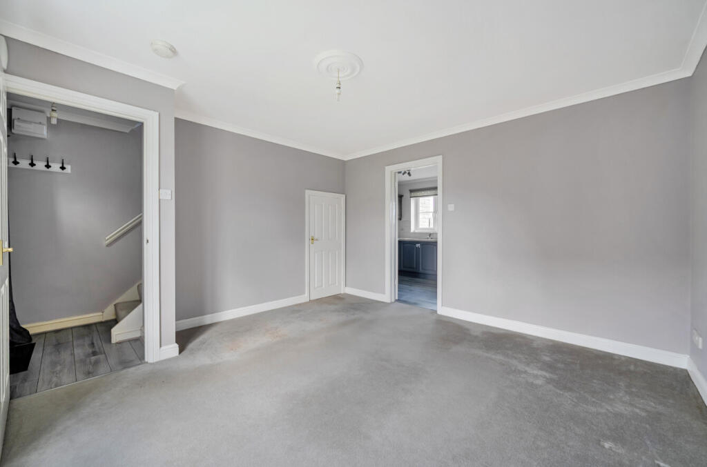 1387741-4-693bf5c...