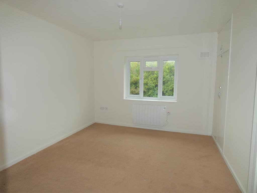 Pic 5 Bedroom One.JPG