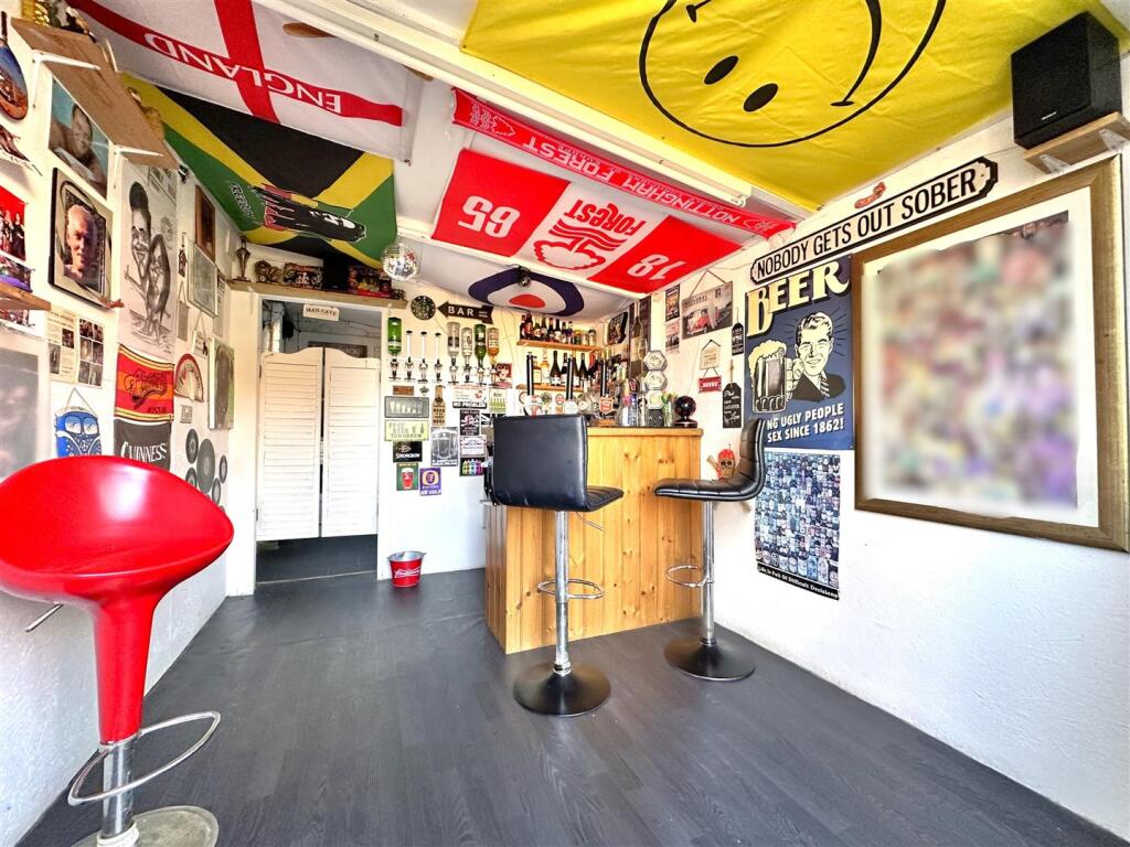 Internal: Home Entertainment Space 124