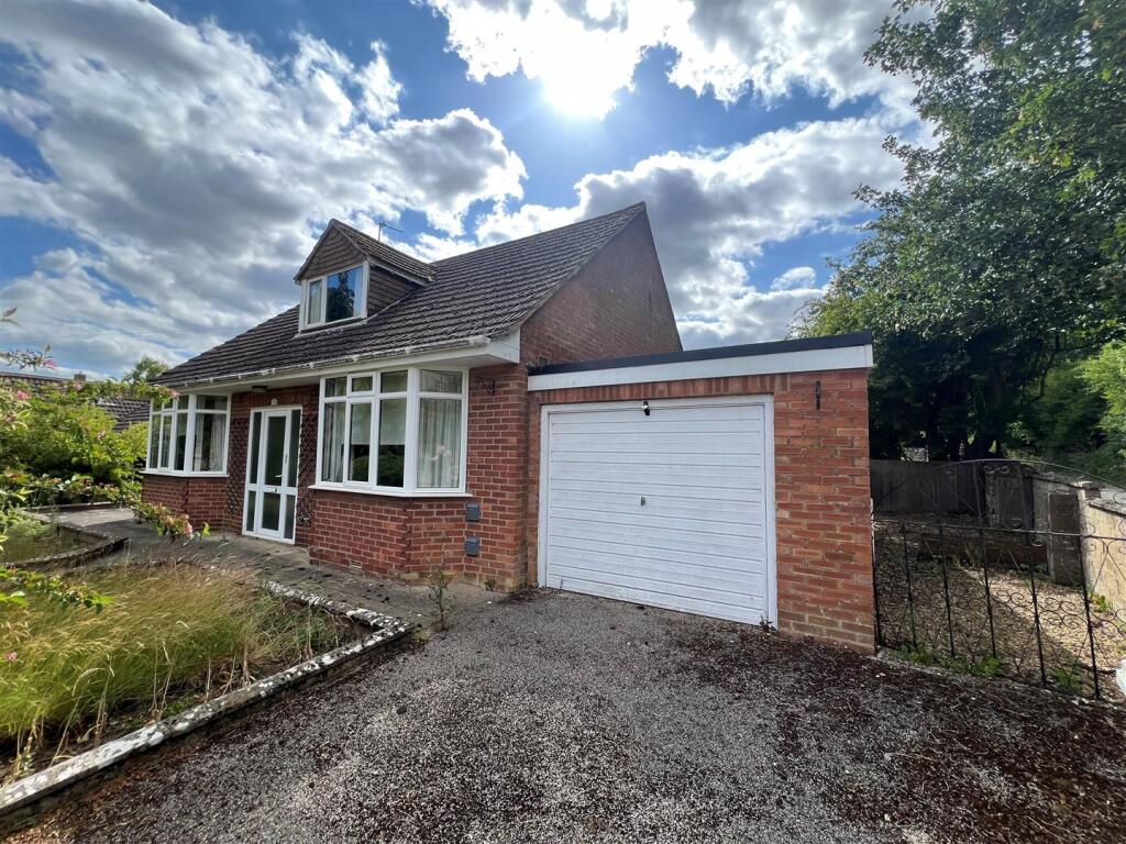 front with garage.jpg