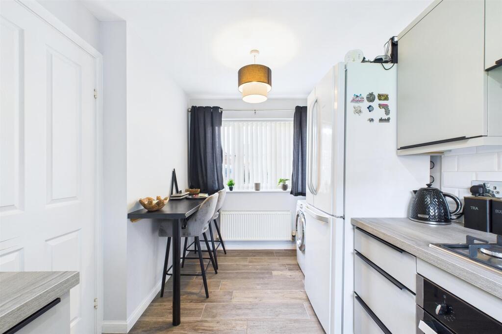 kitchen 2.jpg