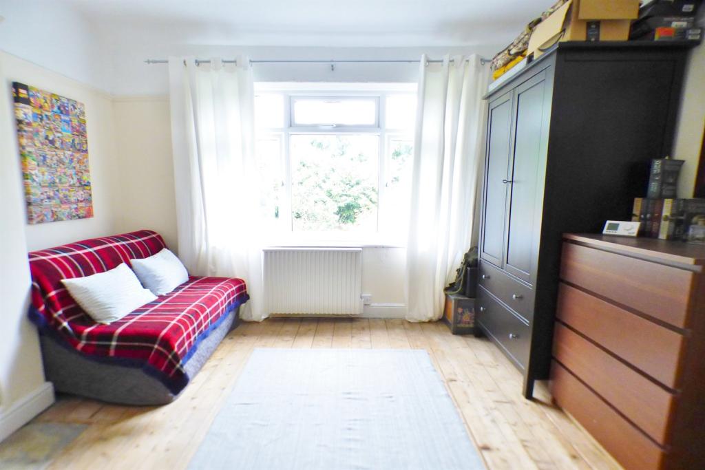 Bed 2 - 2