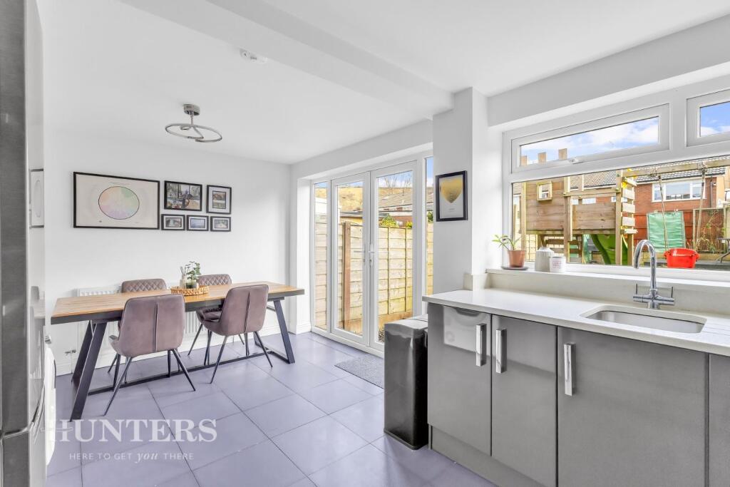 Dining kitchen