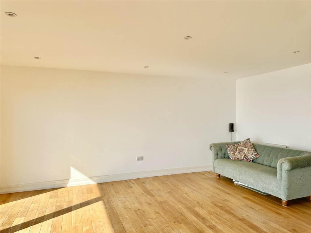 Living room3
