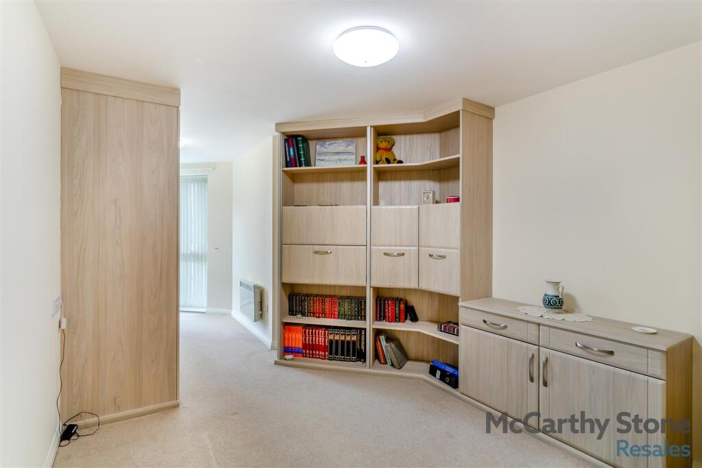 8657088-interior08.jpg