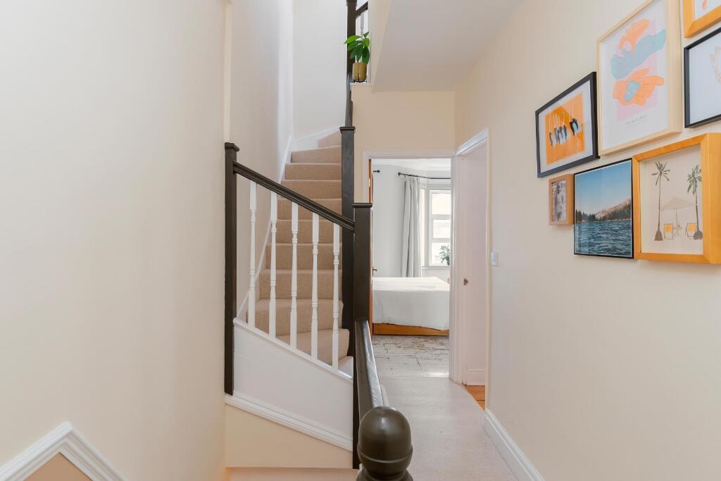 3C9RBN - Landing A.jpg