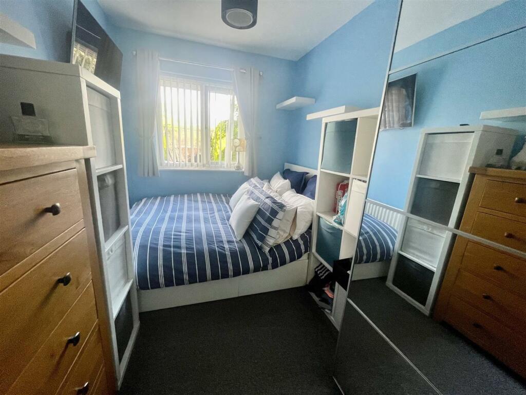 swallowfields bedroom 2.jpg