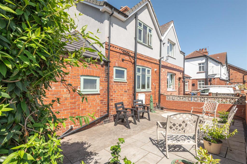 14 - 15 Pontefract Road S72 8AY.jpg