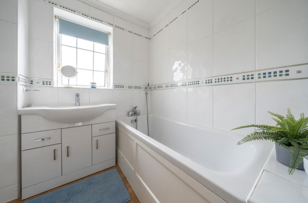 1311693-16-685e6b...