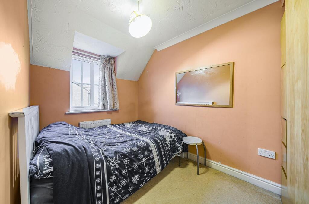 40 Durrell Drive, Rugby