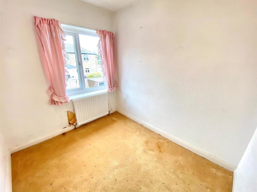 second bedroom.jpg
