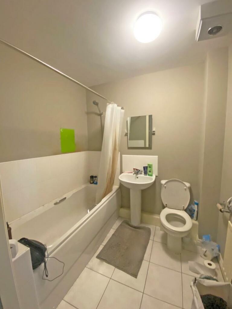 23TS Bathroom.jpeg