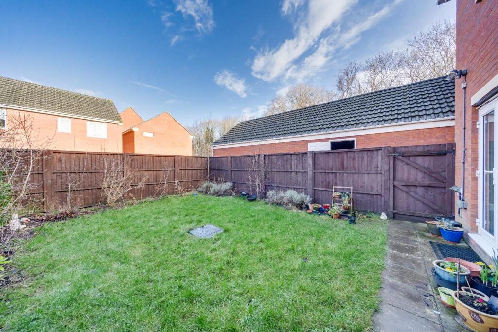 9 - rear garden.jpg